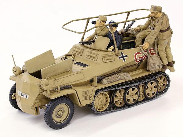 1/35 ドイツ Sd.kfz.250/3 無線指揮車グライフ